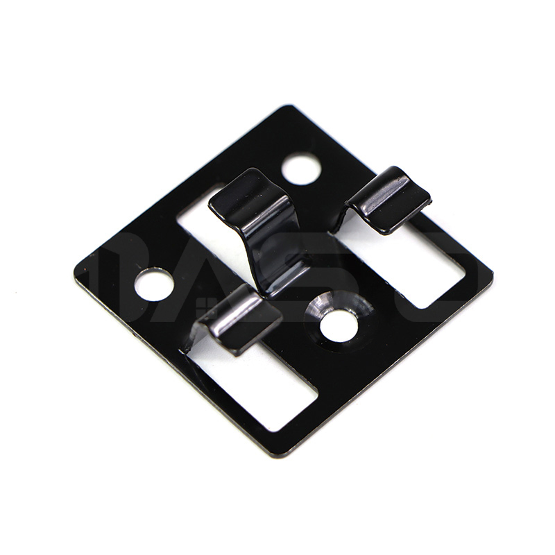 Jednoduchá inštalácia a odolné spony na terasy z nehrdzavejúcej ocele